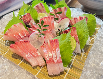 鰤刺し身盛り合わせ